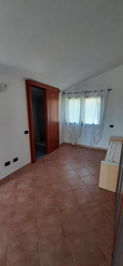 Artistika Golden Apartment Capitana Luaran gambar