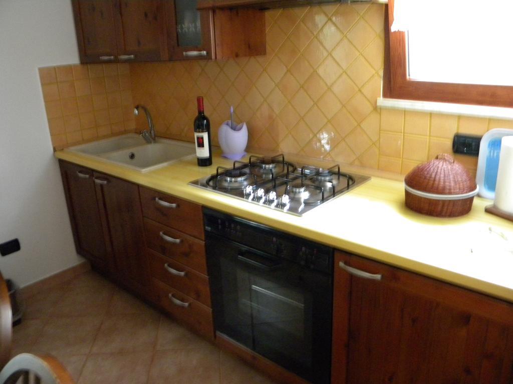 Artistika Golden Apartment Capitana Luaran gambar