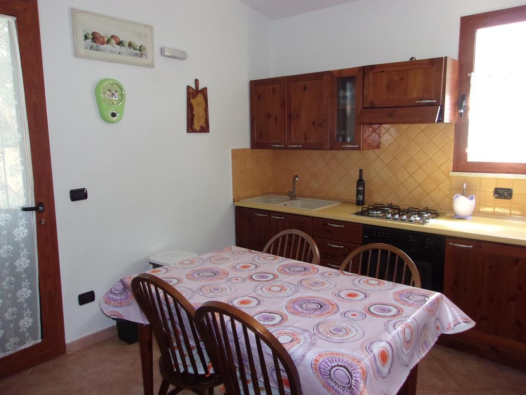 Artistika Golden Apartment Capitana Luaran gambar