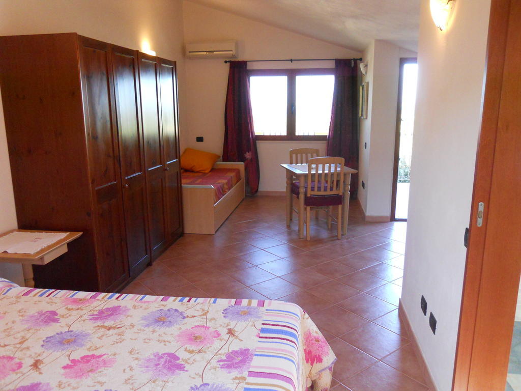 Artistika Golden Apartment Capitana Bilik gambar