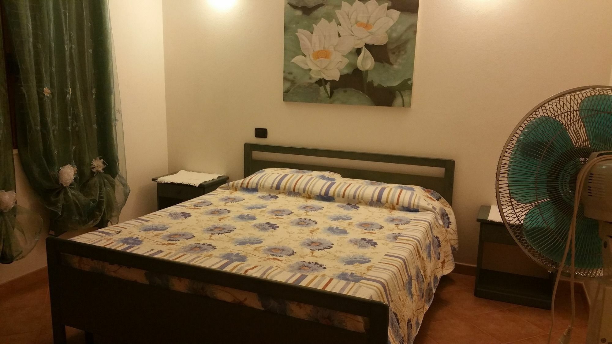 Artistika Golden Apartment Capitana Luaran gambar